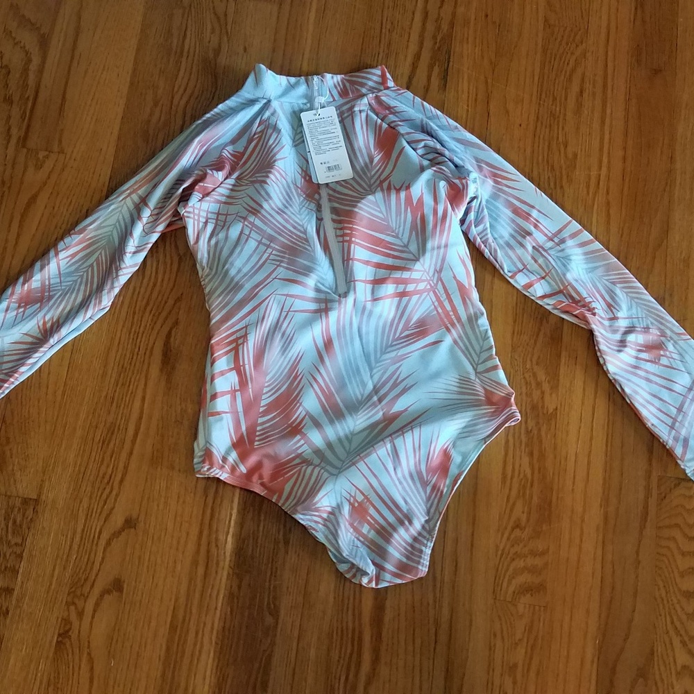 Long sleeved bathing suit